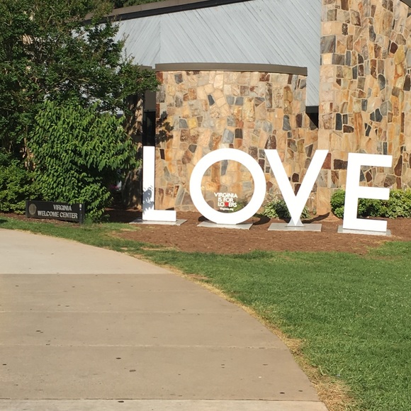 Meet your Posher, Sacha - Picture 2 of 4